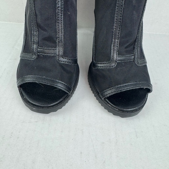 Karl Lagerfeld Women's US 7.5Blayze Black Mesh Ankle Pumps Peep Toes Shoes - Picture 3 of 12